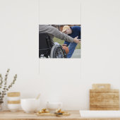 Gehandicapte man speelt basketbal met zijn zoon poster (Keuken)