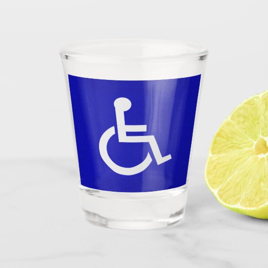 Gehandicapten met een handicap shot glas (Voorkant)