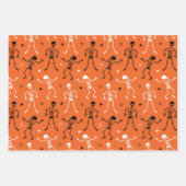 GEHAOND HUIS, DANKSKELETON EN SPIEREN INPAKPAPIER VEL (Voorkant)