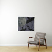 Geheiligde gegotische tekststeen met kraaien en st wandkleed (In Situ (horizontaal))