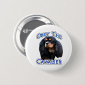 Gehoorzaam de Cavalier - Button (Voorkant /achterkant)