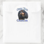 Gehoorzaam de Cavalier - Sticker (Tas)