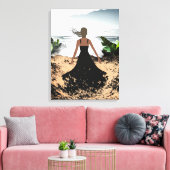 Gehuld in de wind - Elegante vrouw in zwarte jurk Canvas Afdruk (Insitu (Woonkamer))