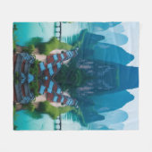 Gehuld in sereniteit – Karst River Valley deken (Voorkant (Horizontaal))