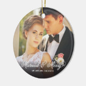 Gehuwd en feestelijke eerste kerstfoto keramisch ornament (Links)