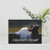 Gehuwd en helder kerstfeest | Festive Red Photo Feestdagenkaart (Staand voorkant)