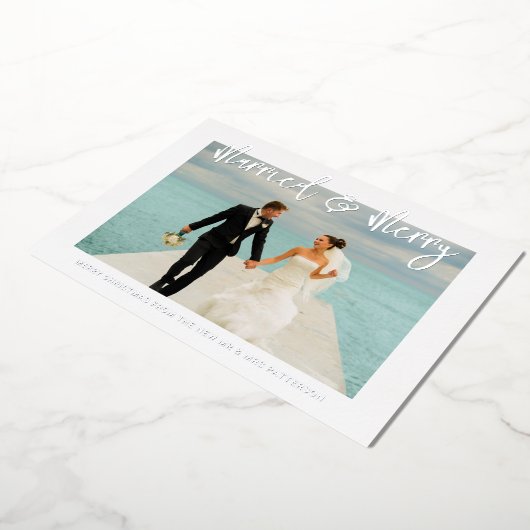 Gehuwd en liefdeshuwelijk Mr & Mrs First Kerstmis Folie Uitnodiging (Gedraaid)