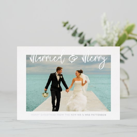 Gehuwd en liefdeshuwelijk Mr & Mrs First Kerstmis Folie Uitnodiging (Staand Voorkant)