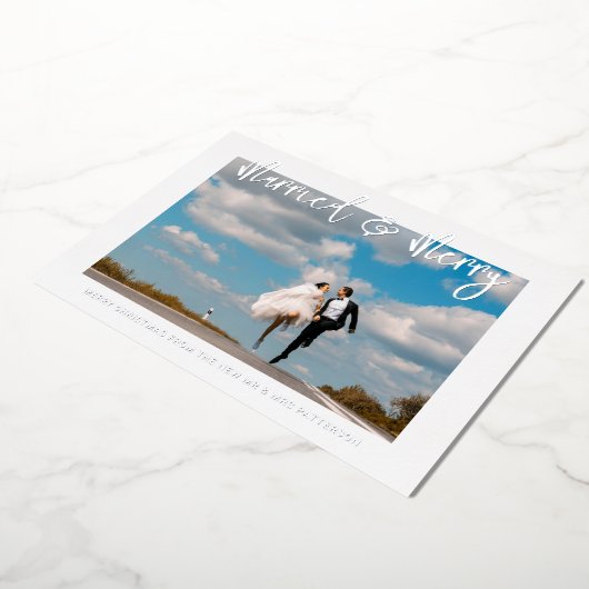 Gehuwd en liefdeshuwelijk Mr & Mrs First Kerstmis Folie Uitnodiging (Gedraaid)