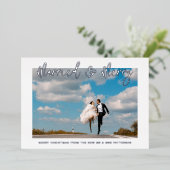 Gehuwd en liefdeshuwelijk Mr & Mrs First Kerstmis Folie Uitnodiging (Staand Voorkant)