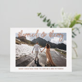 Gehuwd en liefdeshuwelijk Mr & Mrs First Kerstmis Folie Uitnodiging (Staand Voorkant)