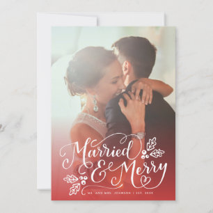 Gehuwd en Merry Chic Hand Lettered Photo Red Feestdagenkaart