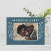 Gehuwd en Merry Whimsical Scandinavian Greenery Feestdagenkaart (Staand voorkant)