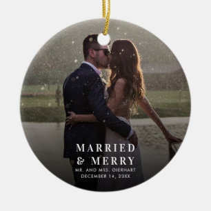 Gehuwd en prettig bruiloft met Kerstmis Keramisch Ornament