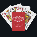 Gehuwd in Fabulous Las Vegas Red Wedding Pokerkaarten<br><div class="desc">Deze unieke en leuke gewoonte "Gehuwd in Fabulous Las Vegas" huwelijksgunsten die kaarten spelen, kenmerkt een ontwerp geïnspireerd door het Welcome to Las Vegas, Nevada' teken, samen met monogram tekst die kan worden gepersonaliseerd met de naam van het paar en de trouwdatum. De rode en witte kleuren kunnen worden gewijzigd....</div>