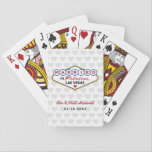 Gehuwd in Fabulous Las Vegas Wedding Monogram Pokerkaarten<br><div class="desc">Aangepast huwelijkskaartje "Gehuwd in Fabulous Las Vegas" is voorzien van een monogram van de namen van de bruid en de bruidegom,  de trouwdatums en de achtergrond van het hart. Zwarte,  rode,  blauwe,  gele en grijze ontwerpkleuren.</div>