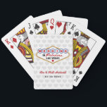 Gehuwd in Fabulous Las Vegas Wedding Monogram Speelkaarten<br><div class="desc">Aangepast huwelijkskaartje "Gehuwd in Fabulous Las Vegas" is voorzien van een monogram van de namen van de bruid en de bruidegom,  de trouwdatums en de achtergrond van het hart. Zwarte,  rode,  blauwe,  gele en grijze ontwerpkleuren.</div>