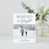 Gehuwd met Bright Blue Script Modern Foto Kerstmis Feestdagenkaart (Staand voorkant)