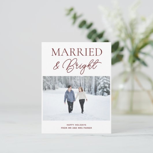 Gehuwd met Bright Red Script Modern Foto Kerstmis Feestdagenkaart (Staand voorkant)