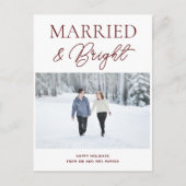 Gehuwd met Bright Red Script Modern Foto Kerstmis Feestdagenkaart (Voorkant)
