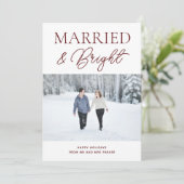 Gehuwd met Bright Red Script Modern Foto Kerstmis Feestdagenkaart (Staand voorkant)
