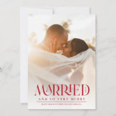 Gehuwd met Elegant Red Typografie Feestdagenkaart (Voorkant)