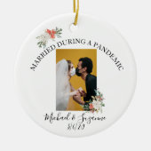 Gehuwd tijdens een pandemische covid Bride Groom f Keramisch Ornament (Voorkant)