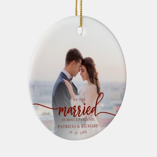 Gehuwd tijdens een pandemische foto met kerstmis keramisch ornament (Rechts)