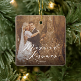 Gehuwde Kissmas en Mrs Holiday Wedding Foto Keramisch Ornament