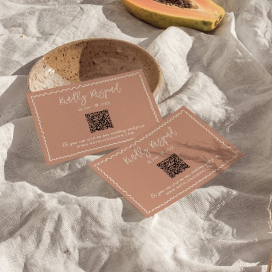 Geïllustreerde handgeschreven getrokken QR-code br RSVP Kaartje