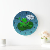 Geïllustreerde kikker illustratie op een blad grote klok (Huis)