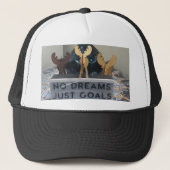 Geïnspireerde doelen geen rendierverwonderlijk dro trucker pet (Voorkant)