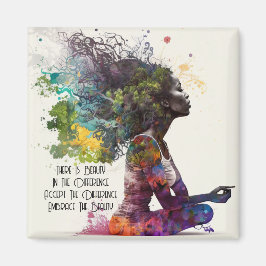 Geïnspireerde vrouw omhelst magneet