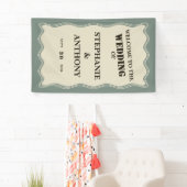  geïnspireerde Wavy Border op Sage Green Wedding Spandoek (Insitu)