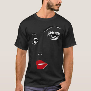 Geïnteresseerd in een oogopslag met rode lippen t-shirt