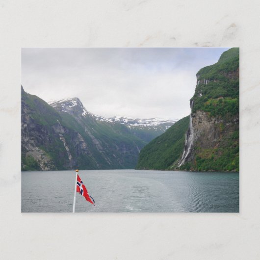 Geiranger fjord met briefkaart onder Noorse vlag (Voorkant)