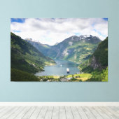 Geirangerfjord landschap canvas (Insitu (Houten vloer))