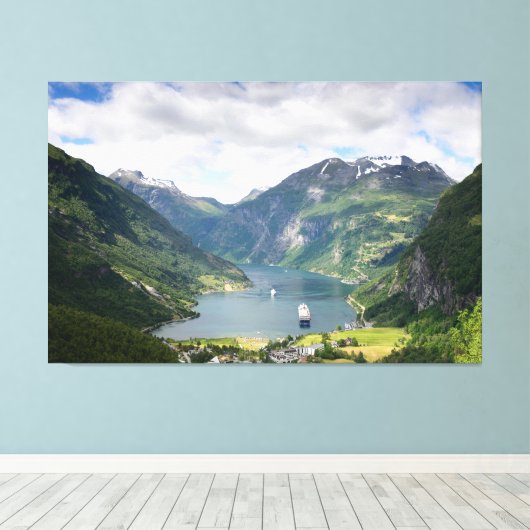 Geirangerfjord landschap canvas (Insitu (Houten vloer))