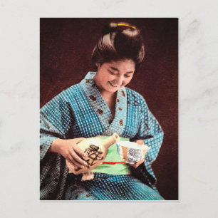  Geisha Imbibing tijdens een bekerbeker in het oud Briefkaart