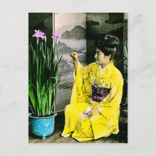 Geisha in Yellow Kimono die Flowers  schikt Briefkaart