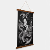 Geisha met slangen hangend wandkleed (Gebogen)