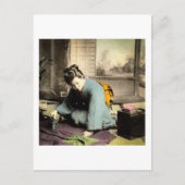 Geisha Preparing Silk Kimono  Oud Japan Briefkaart (Voorkant)