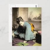 Geisha Preparing Silk Kimono  Oud Japan Briefkaart (Voorkant / Achterkant)
