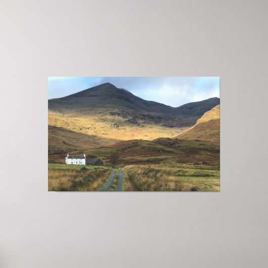 Geïsoleerd boerderijtje op het eiland Mull, Schotl Canvas Afdruk (Voorkant)