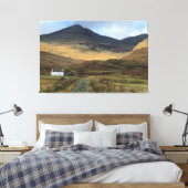 Geïsoleerd boerderijtje op het eiland Mull, Schotl Canvas Afdruk (Insitu (Slaapkamer))