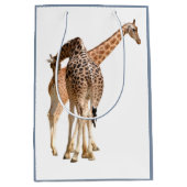 geïsoleerd van twee giraffen, mannelijk en vrouw medium cadeauzakje (Voorkant)