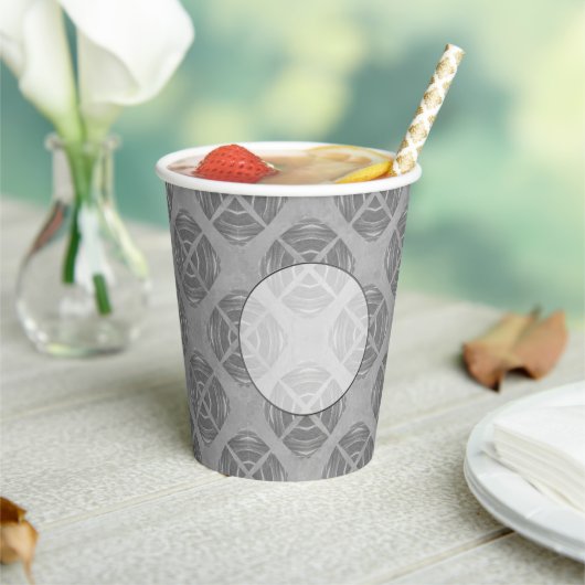 Geiten en cirkels grijs geometrisch patroon papieren bekers (Insitu)
