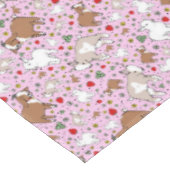 Geiten in roze tafelkleed (Gekanteld)