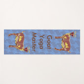 Geitenbruin op blauw met achtergrondmonogram yogamat (Voorkant (horizontaal))