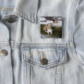 GeitenKind in Snowy Grass Vierkante Button 5,1 Cm (In situ)